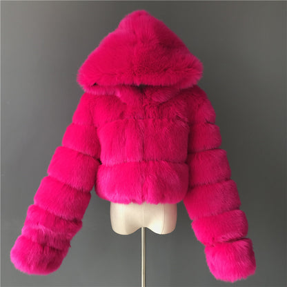 Manteau Court à Capuche en Fausse Fourrure - Belle Femme Paris